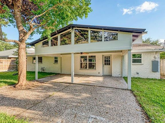 Rent to Own our beautiful 4 bed / 3 Bath home near Texas Med Center! For more details visit TexasRent2Own. N E T.