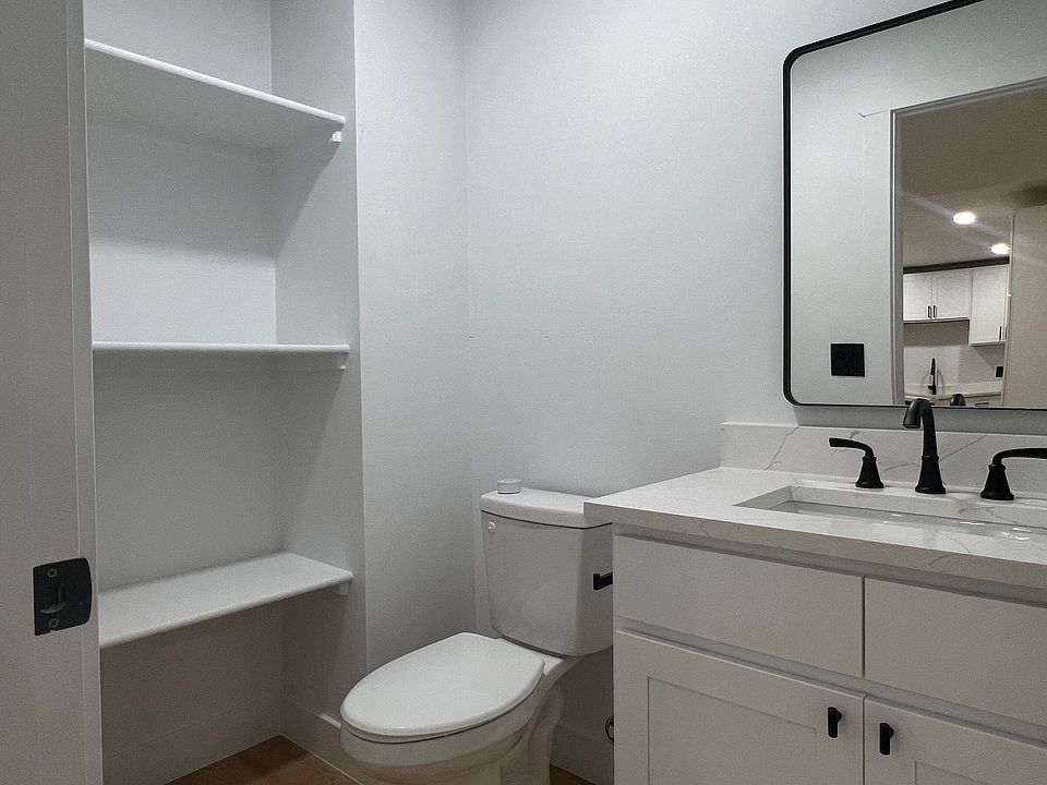 1/2 bathroom