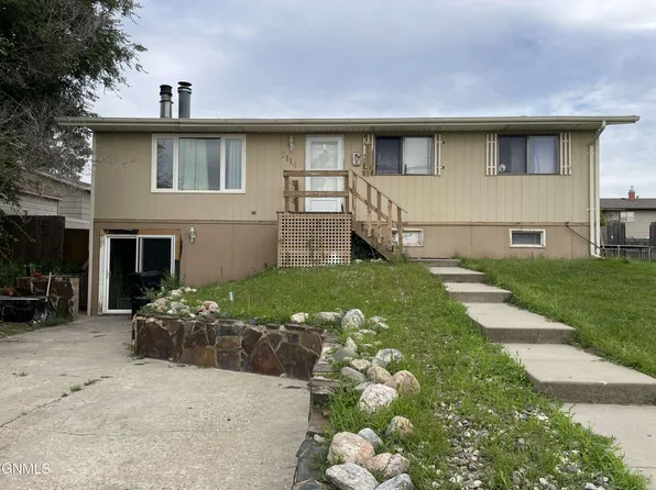 2114 8th Ave E, Williston, ND 58801