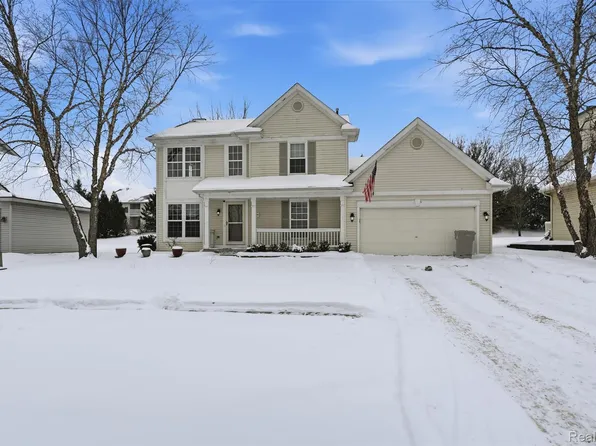 3800 Snowden Ln, Howell, MI 48843