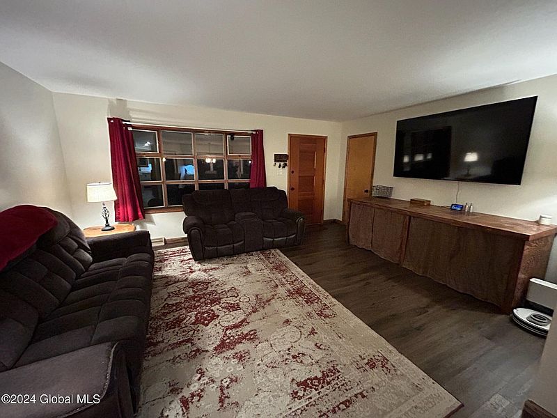 5th image of 232 Palmer Avenue