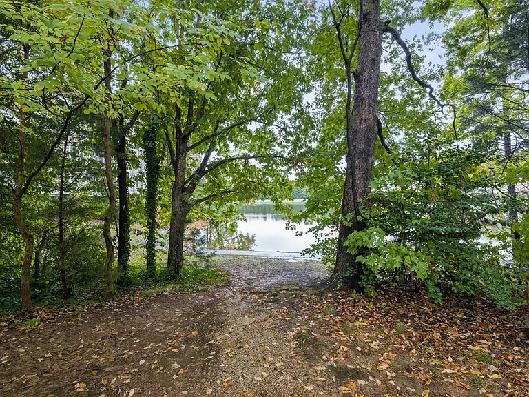 144 Lake Hollow Cir — Photo 25