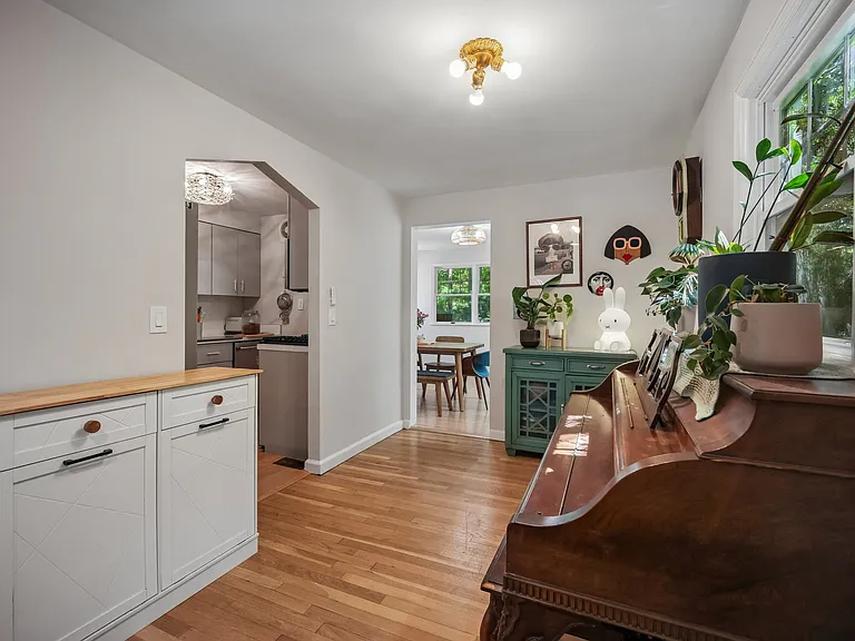 59 Delmar Ave — Photo 9