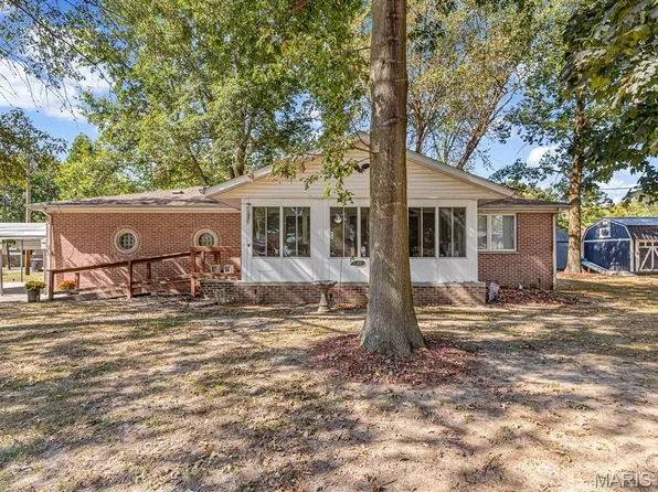 811 S Main St, Coulterville, IL 62237