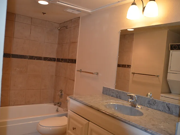7555 Katy Fwy — Photo 2