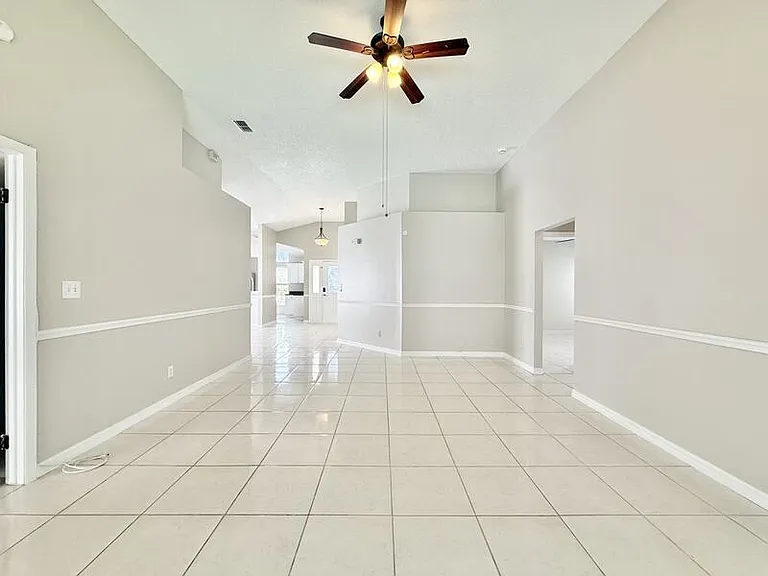 11316 Maybrook Ave — Photo 21