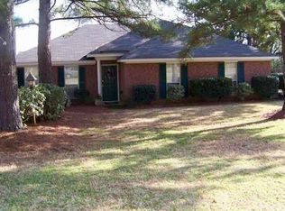 50 Honeysuckle Ct, Wetumpka, AL 36093