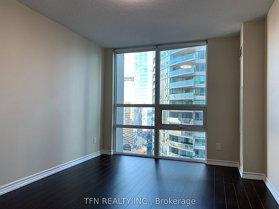 3rd image of 19 Grand Trunk Cres #3306