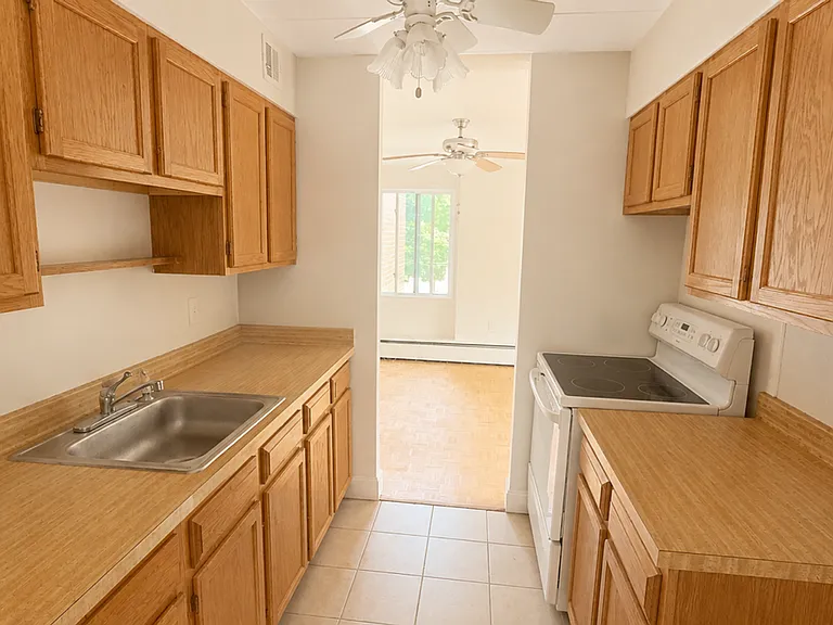 Blackstone Apartments — Photo 19