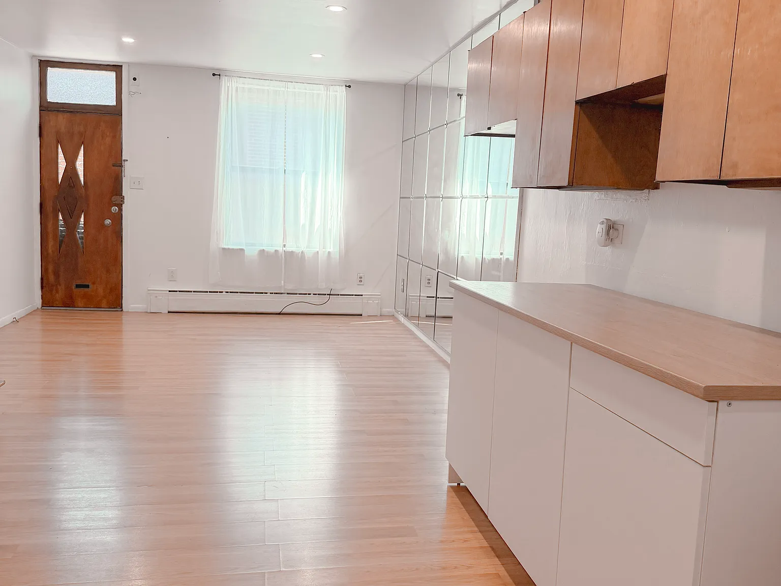2 bed, 718 sqft, $1,600 — Photo 4
