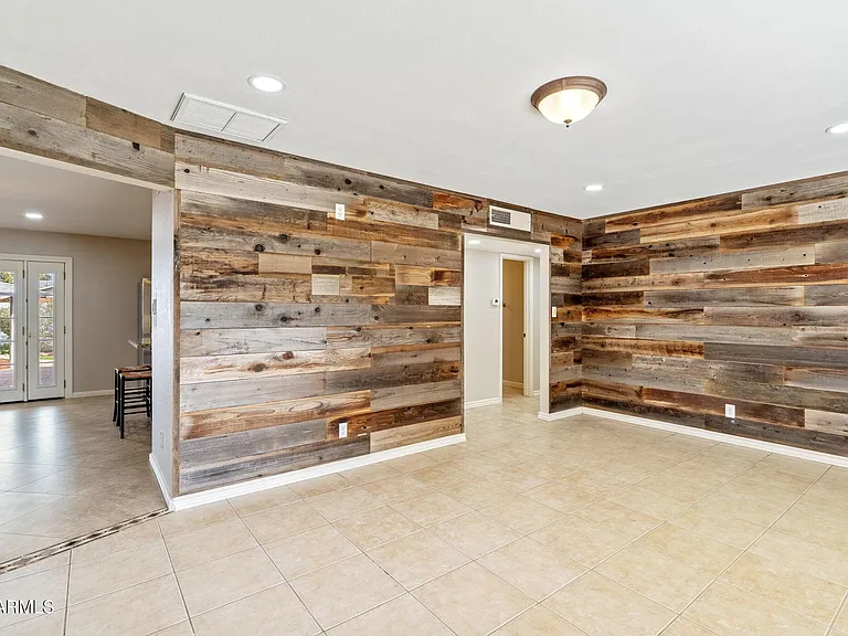 3007 N 84th Pl — Photo 5