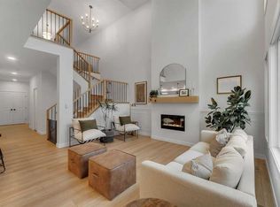 121 N Amblehurst Grn NW, Calgary, AB T3P1W8