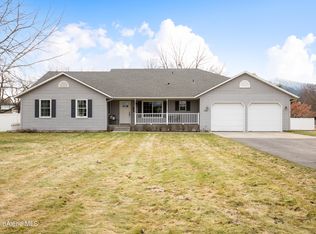 7656 N Baillie St, Dalton Gardens, ID 83815
