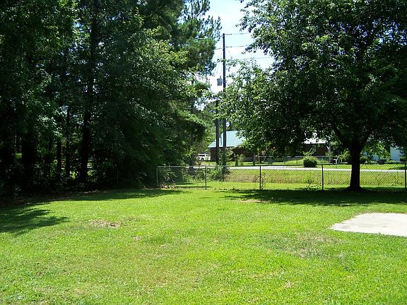 5th image of 100 Mary Ann Dr