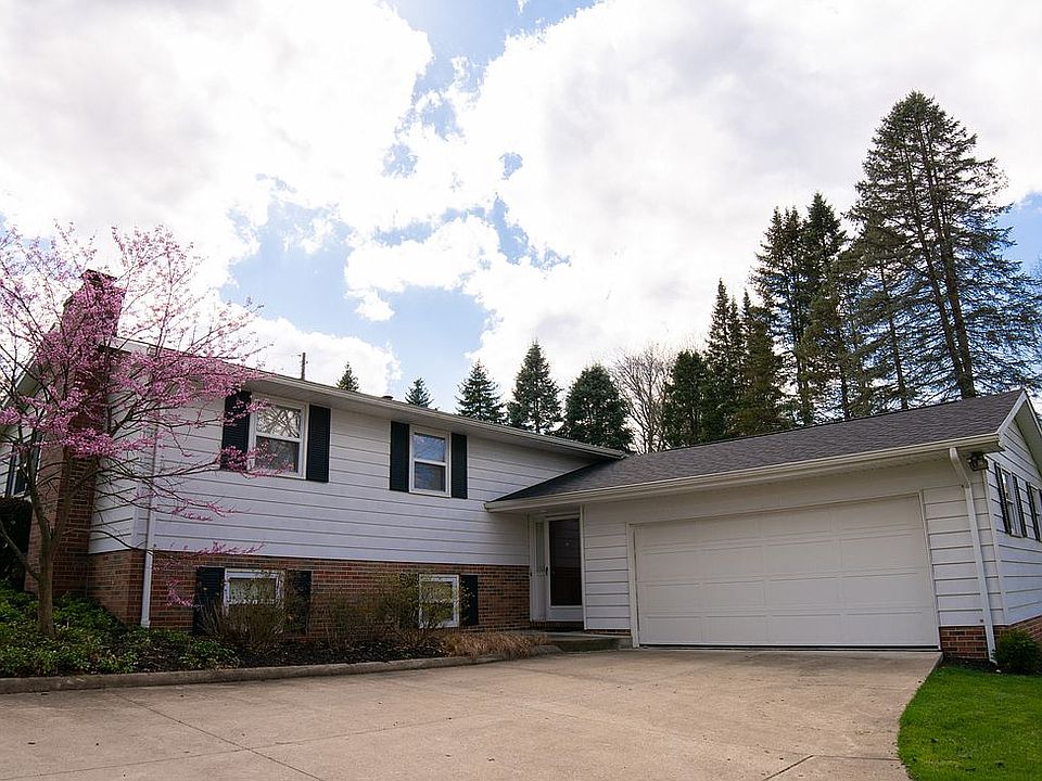 2nd image of 430 Hazelwood Dr SW