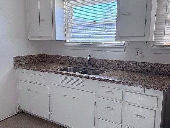 3rd image of 45126 Redwood Ave #1