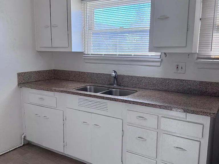 45126 Redwood Ave #1 — Photo 3