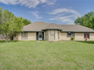 1204 N Sharpshire Dr, Waxahachie, TX 75165
