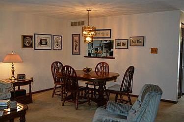 4th image of 633 Newton Sq