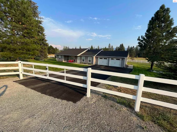 113 Joyce Pl, Bonners Ferry, ID 83805