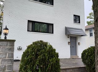924 Lawnton Ter APT B, Glenolden, PA 19036