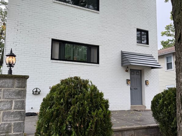 924 Lawnton Ter APT B