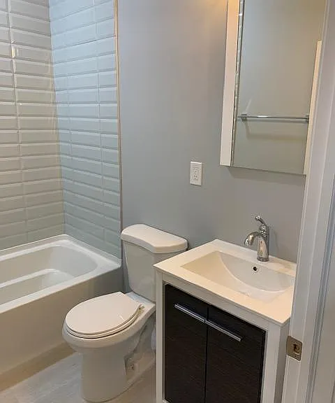 1513 Catharine St #2 — Photo 9