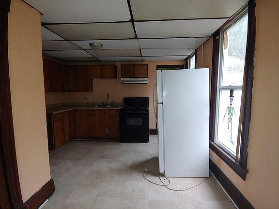 2nd image of 229 Watson Ave APT 2