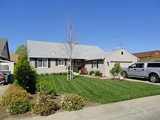 2228 Huston St photo 1