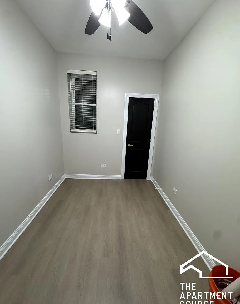 3 bed, 1300 sqft, $2,450 — Photo 3