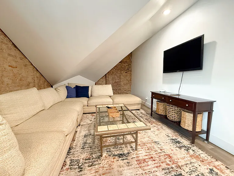 2630 W Burnett Ave #8 — Photo 9
