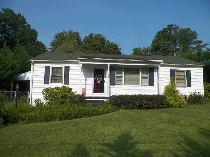 1st image of 204 Mecklenburg Blvd