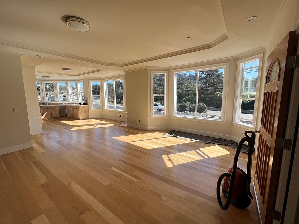 1st image of 10 Niantic Ave