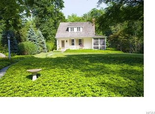 49 Girdle Ridge Rd, Katonah, NY 10536