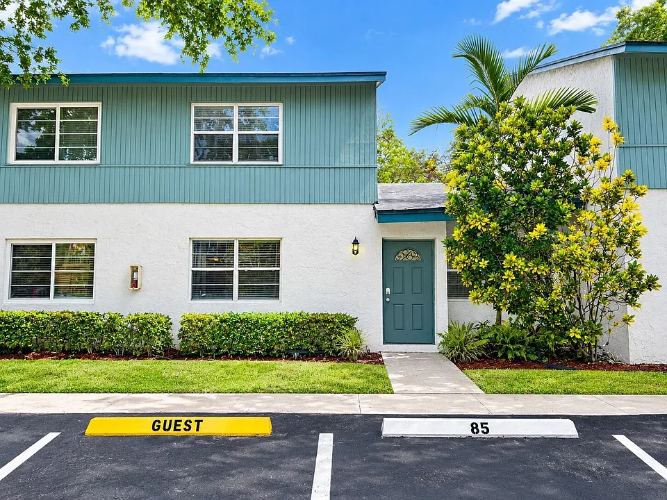 7385 W Sunrise Blvd