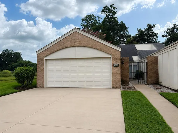 1858 Veranda Dr, West Columbia, TX 77486