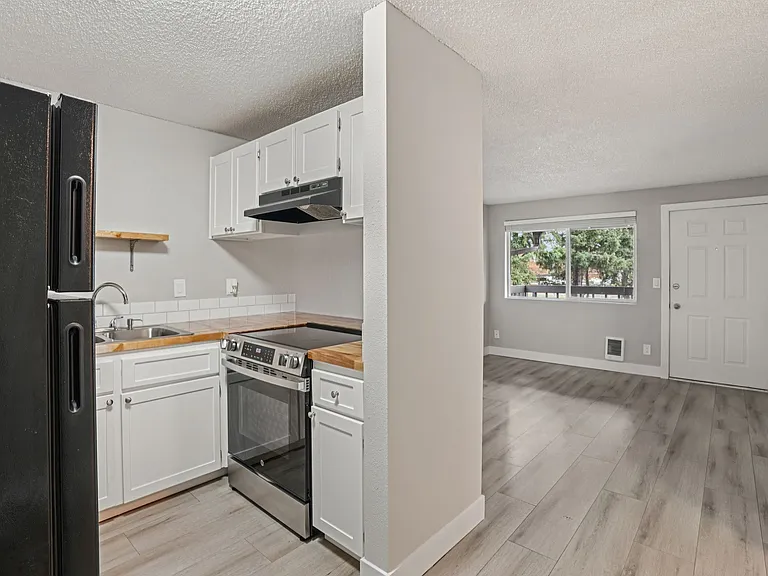 Bagley Estates- HOME SWEET HOME- UP TO 4 WEEKS FREE! — Photo 11