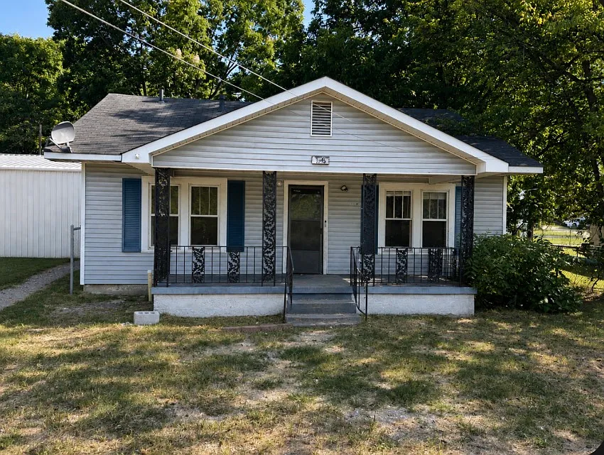 3 bed, 1250 sqft, $1,100 — Photo 1