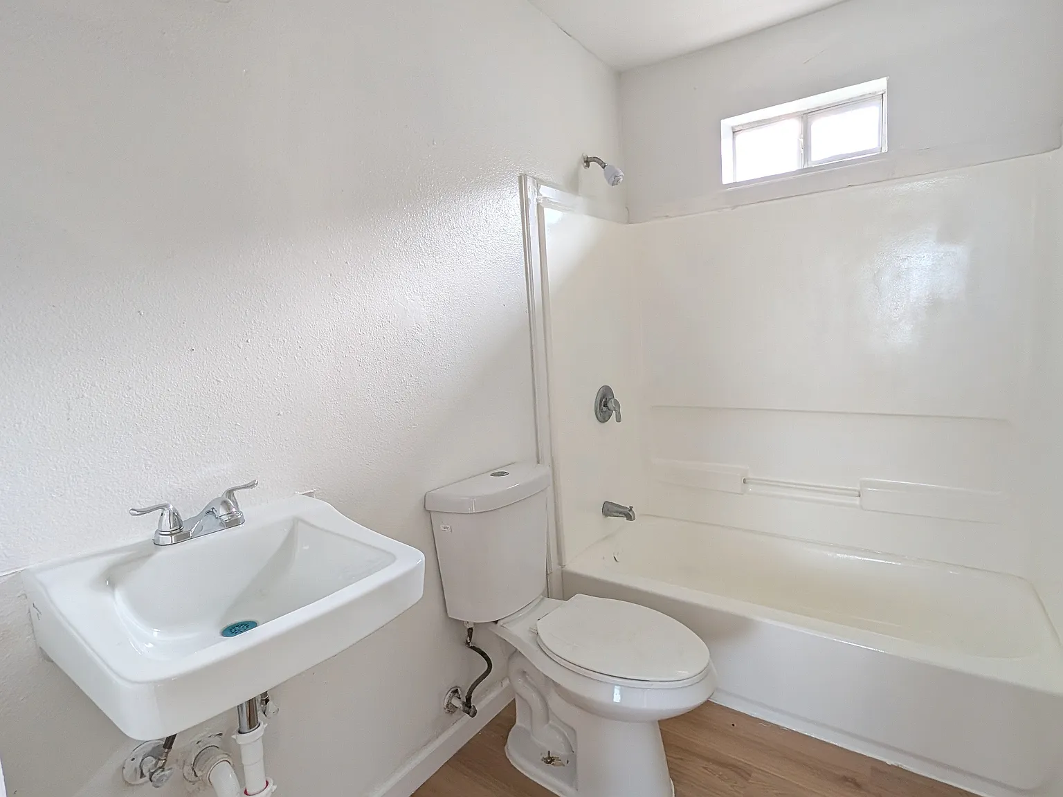 4 bed, 850 sqft, $1,200 — Photo 3