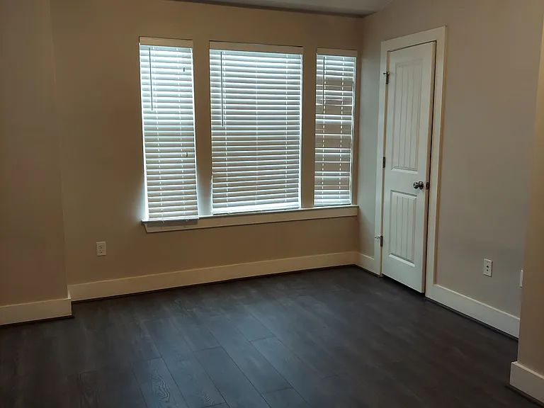 upstairs bedroom 1