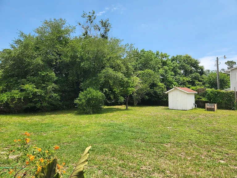 5318 Lawrence Dr — Photo 18