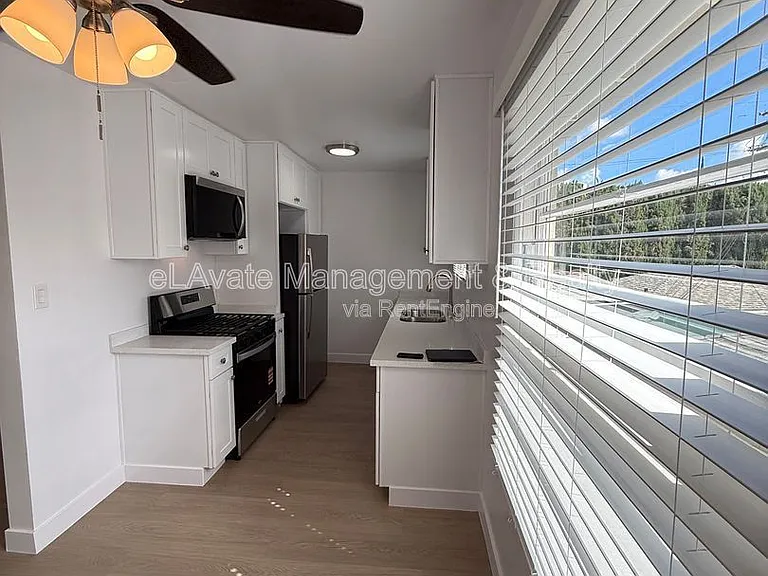 14119 Gilmore St #5 — Photo 2