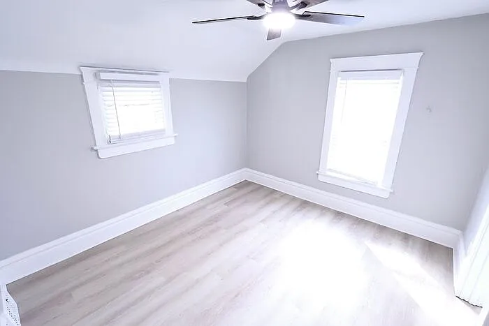 991 Diana Ave — Photo 9