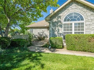 2016 W 139th St, Leawood, KS 66224