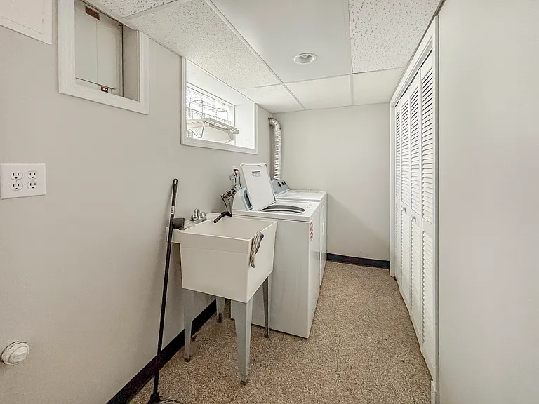 5156 W 63rd Pl — Photo 22