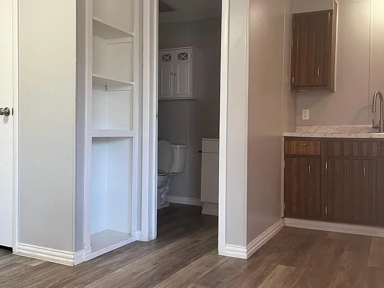 710 E Avenue G #5 — Photo 10