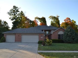 1752 Rockleigh Rd, Dayton, OH 45458