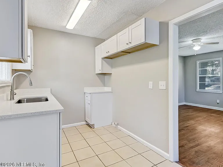 1901 Pullman Ct — Photo 12