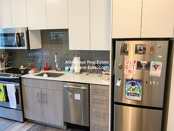 2nd image of 180 Telford St #205A