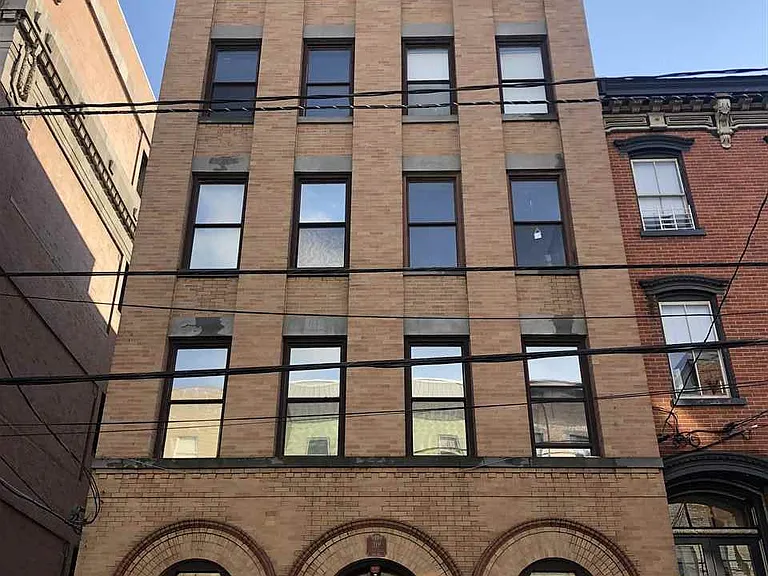 319 8th St #1R — Photo 11